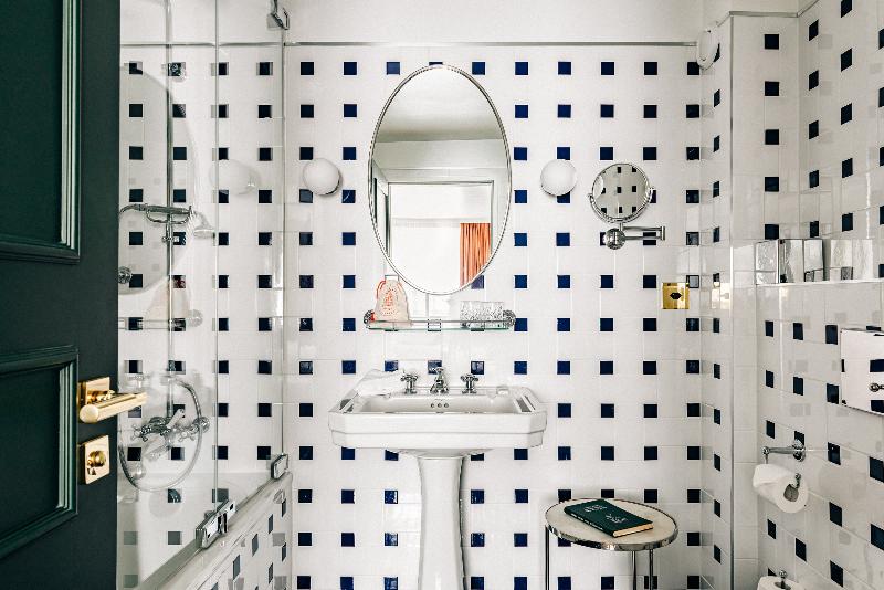 جناح جونيور مزوَّد بتراس, Experimental Chalet