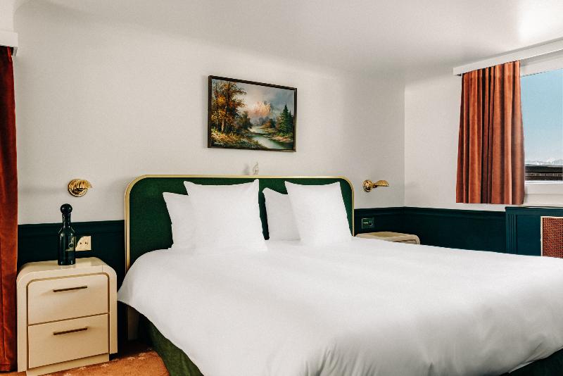 جناح, Experimental Chalet