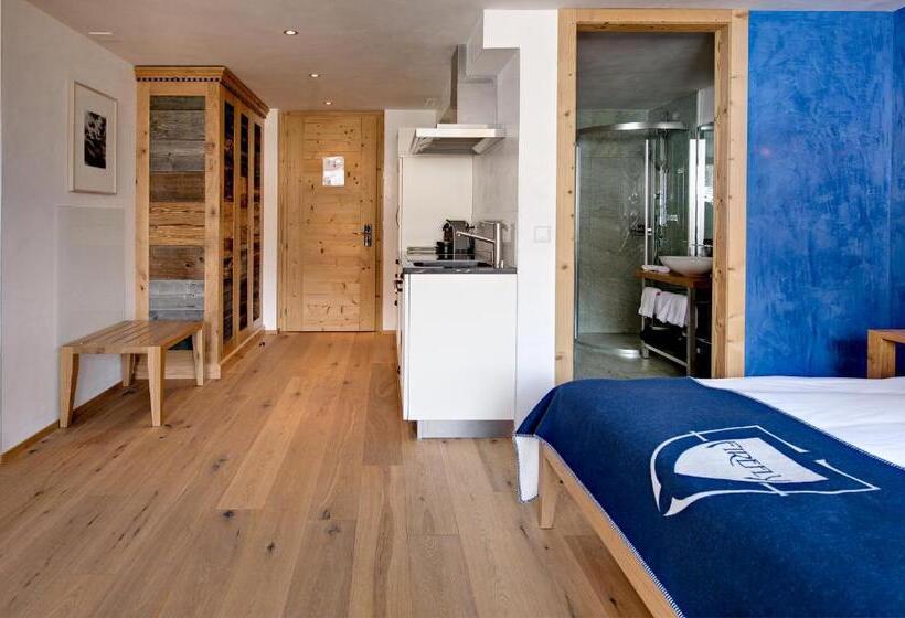 小型套房, Firefly Luxury Suites