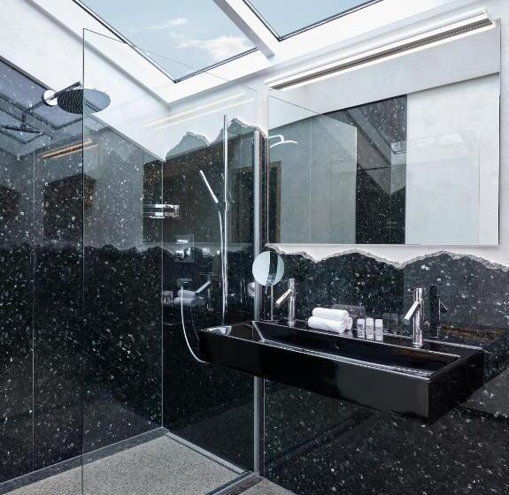 标准间, Firefly Luxury Suites