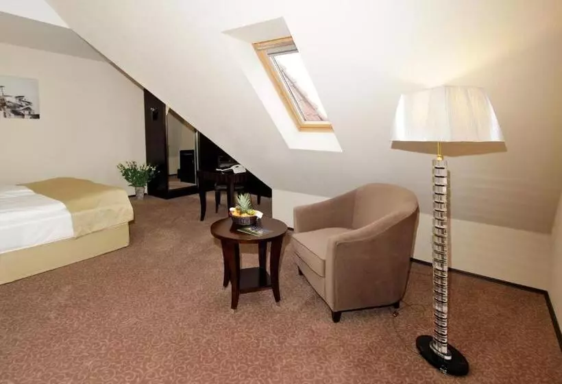 اتاق استاندارد یک نفره, Grand Palace Hotel Hannover
