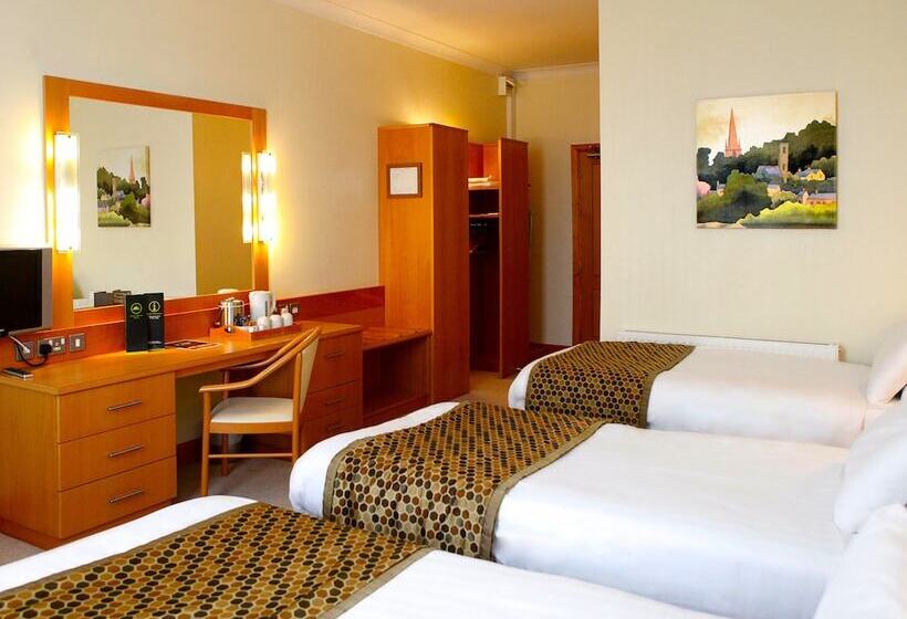 家庭间, Great National Hotel Ballina