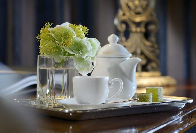 سوئیت جونیور با چشم‌انداز کوهستان, Guarda Golf Hotel & Residences