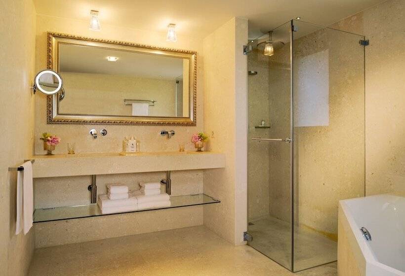 سوئیت لوکس با چشم‌انداز کوهستان, Guarda Golf Hotel & Residences