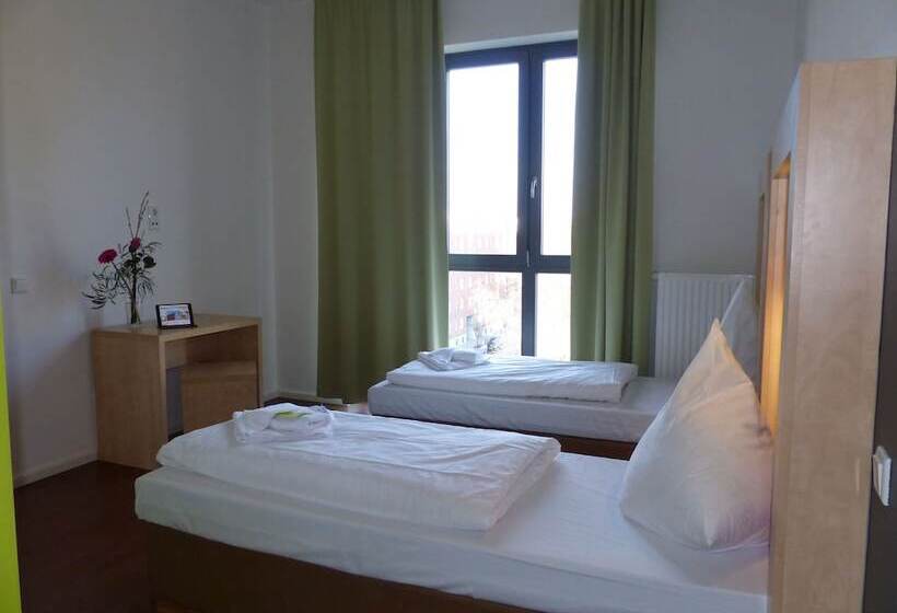 اتاق استاندارد, H+ Hotel 4youth