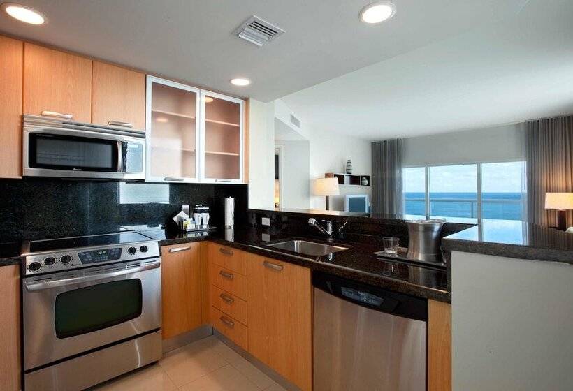 장애인을 위한 스위트, Beach House Fort Lauderdale, a Hilton Resort