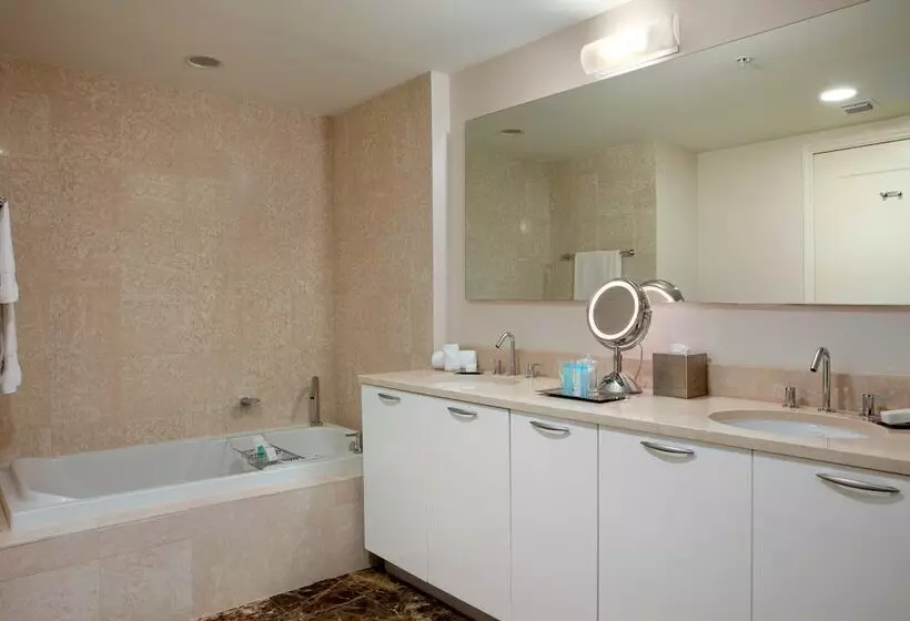 身障者適用スイートルーム, Beach House Fort Lauderdale, a Hilton Resort