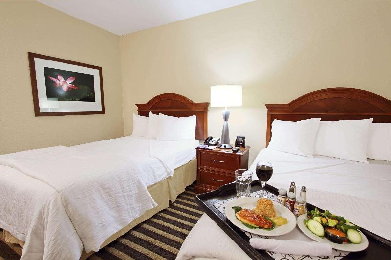 جناح جونيور, Hilton Garden Inn Fort Lauderdale Airport Cruise Port