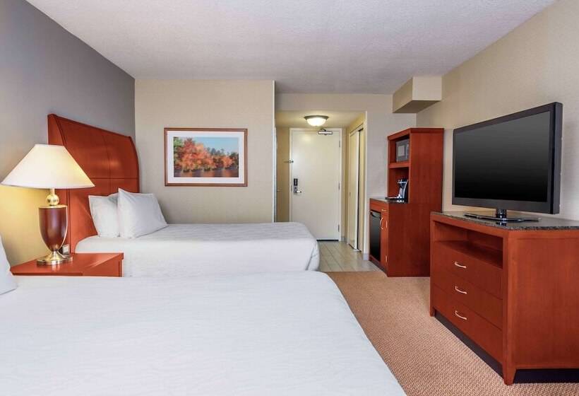 Номер Стандарт 2 Двуспальные Кровати, Hilton Garden Inn Independence