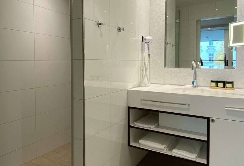 سوییت سوپریور, Mercure Hotel MOA Berlin