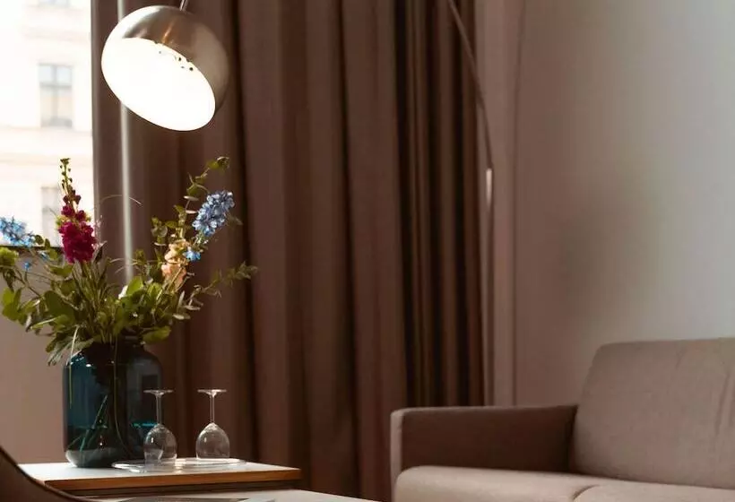 سوییت سوپریور, MOA Berlin