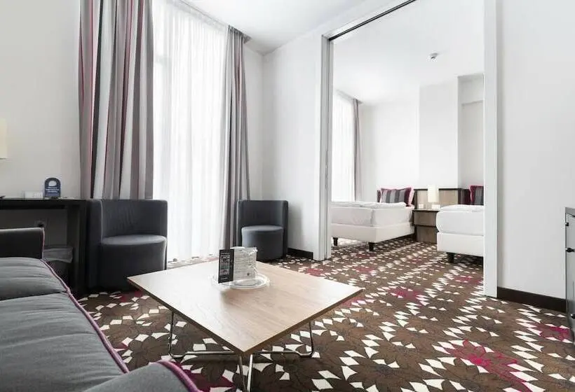 سوییت سوپریور, MOA Berlin
