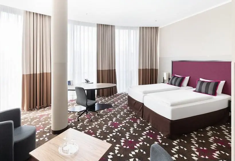 سوییت سوپریور, MOA Berlin