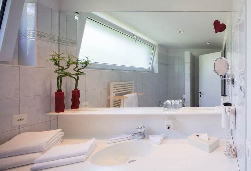 חדר משפחתי, Restaurant Florida