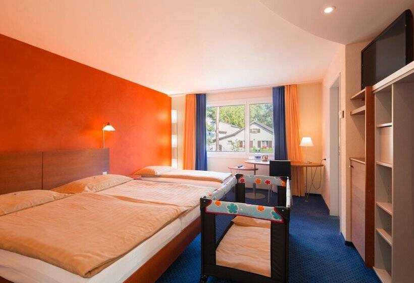 חדר משפחתי, Restaurant Florida