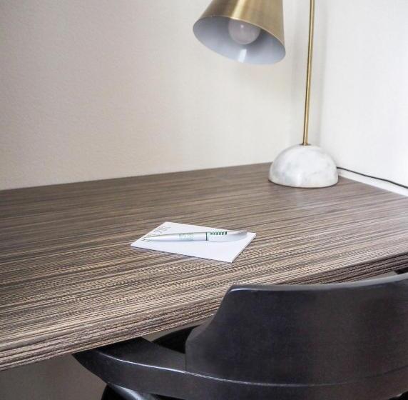 غرفة أساسية, Sebel