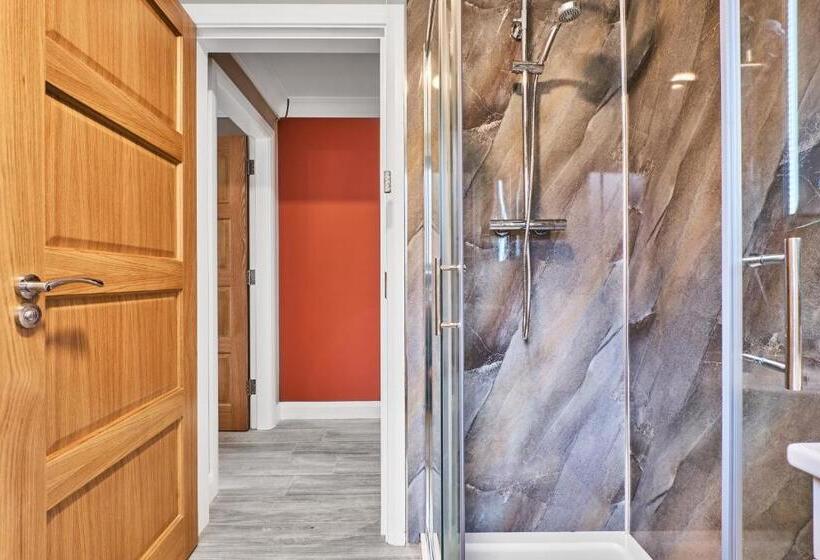 Апартаменты 1 Спальня, 44 North