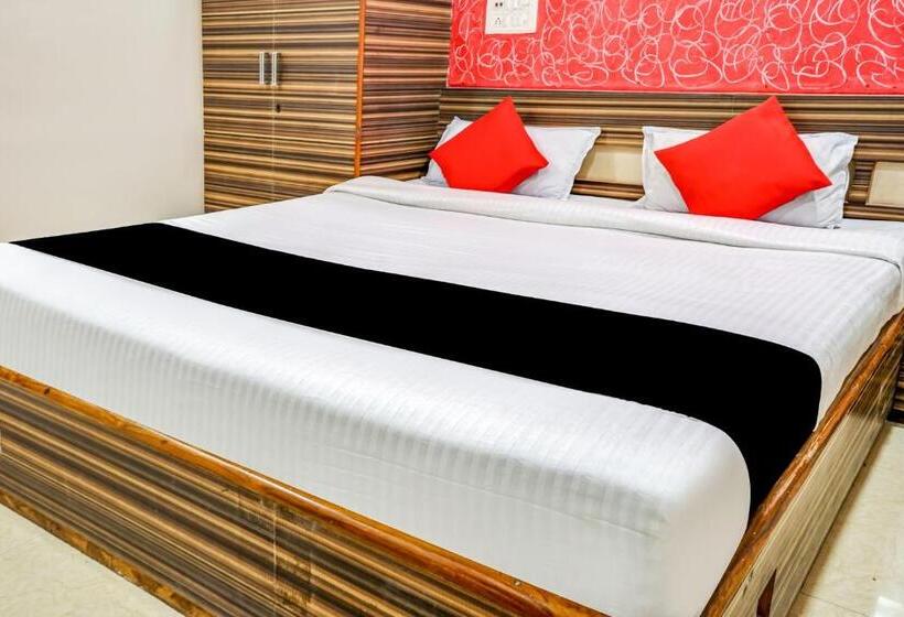 トリプルクラシックルーム, Capital O 79766  Star International