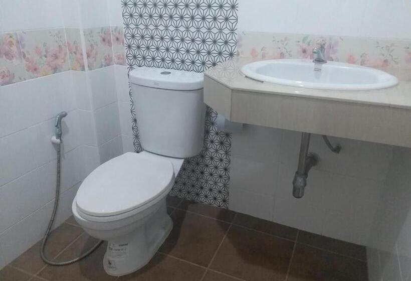 Номер Стандарт, Chawalee Place