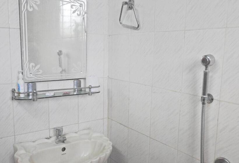 带大床的高级房间, Lake Side Resort Neermahal