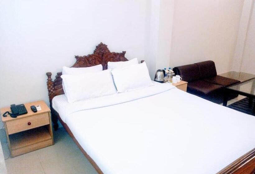 带大床的高级房间, Lake Side Resort Neermahal