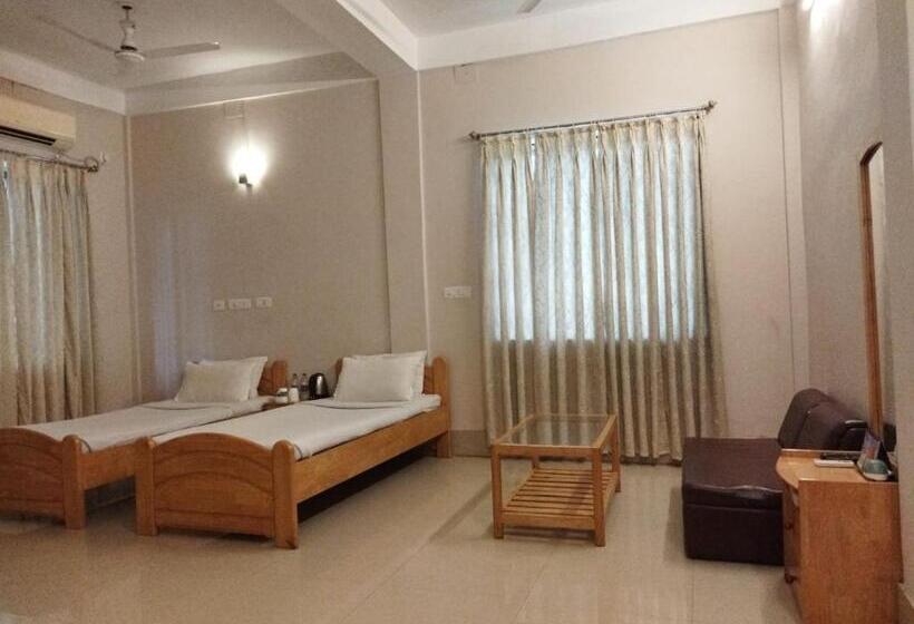 高级大房间, Lake Side Resort Neermahal