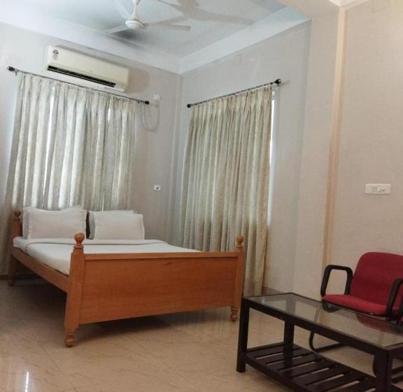 标准单人间, Lake Side Resort Neermahal