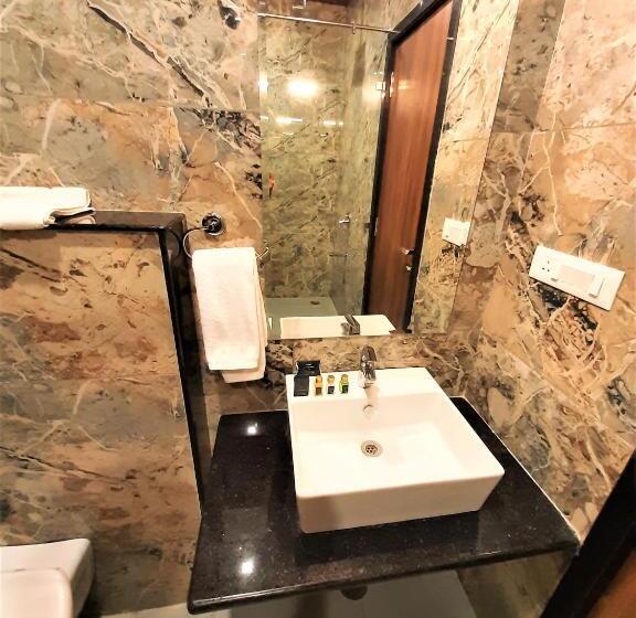 패밀리 룸, Suvin Residency With Rooftop Swimming Pool