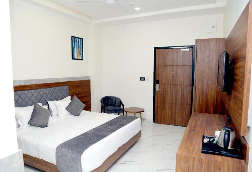 디럭스 룸, Suvin Residency With Rooftop Swimming Pool