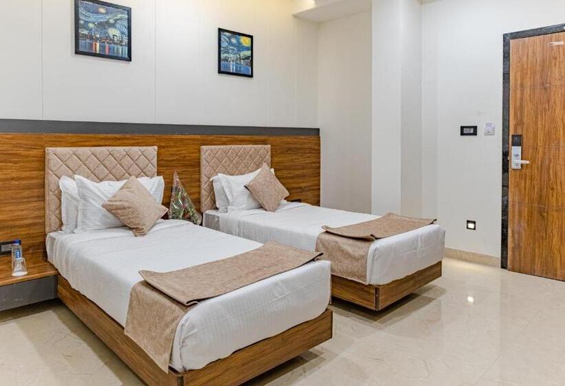 디럭스 룸, Suvin Residency With Rooftop Swimming Pool