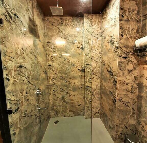 디럭스 룸, Suvin Residency With Rooftop Swimming Pool