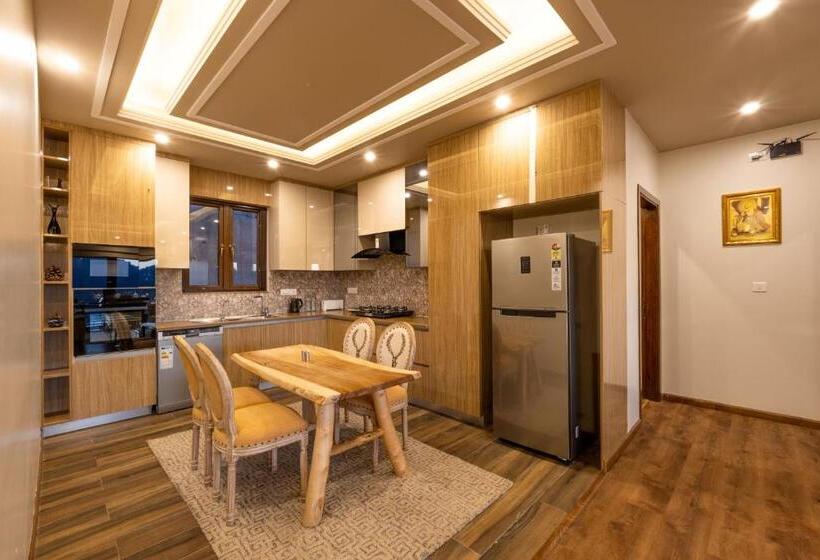 1ベッドルームのスーペリアアパートメント, The Manor Luxury Apartments, Shimla