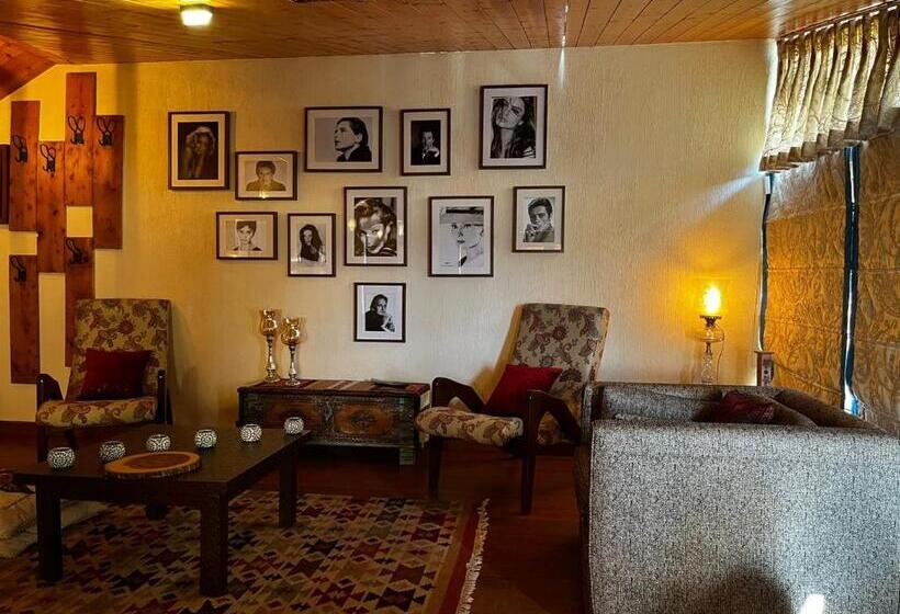 3ベッドルームアパートメント, The Manor Luxury Apartments, Shimla