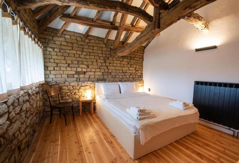 Dom 4 Sypialnie, онгъл плевня