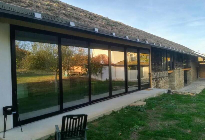 Dom 4 Sypialnie, онгъл плевня