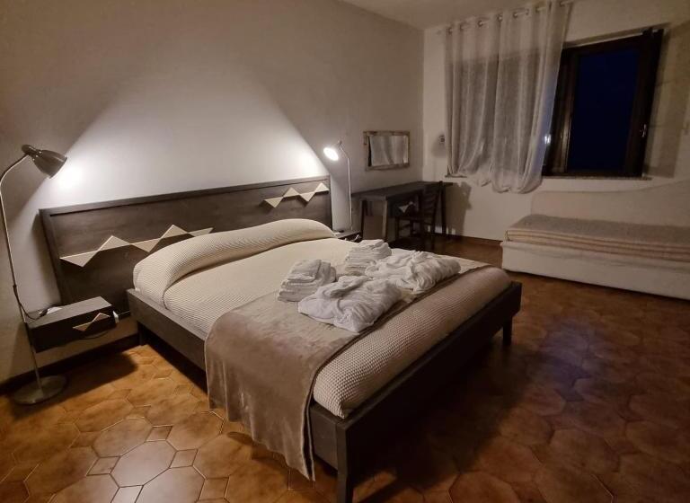 חדר סטנדרט לארבעה, Sa Stiddiosa Guesthouse