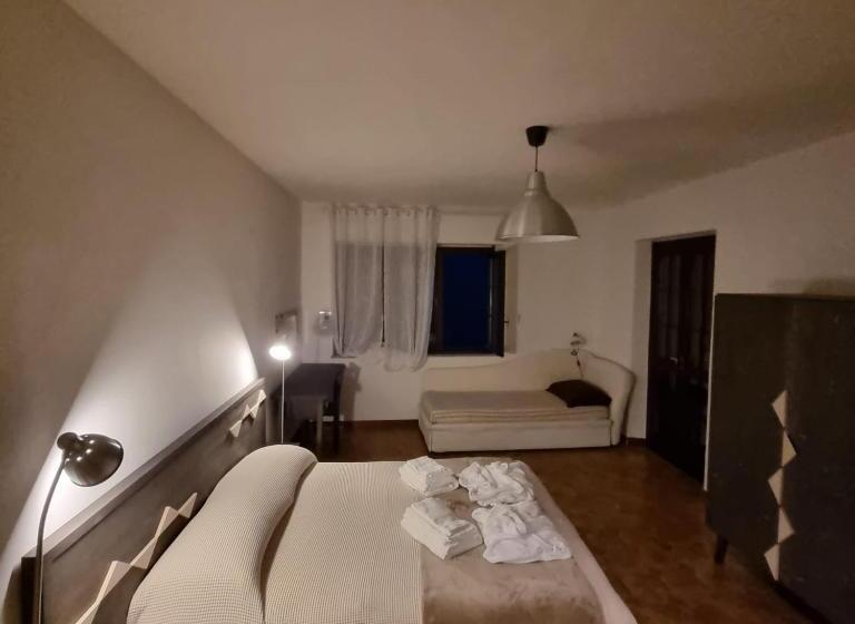 חדר סטנדרט לארבעה, Sa Stiddiosa Guesthouse