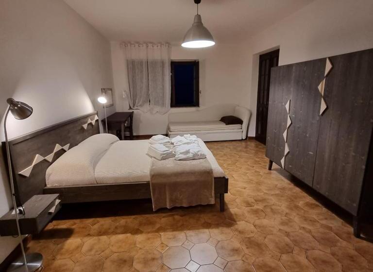 חדר סטנדרט לארבעה, Sa Stiddiosa Guesthouse