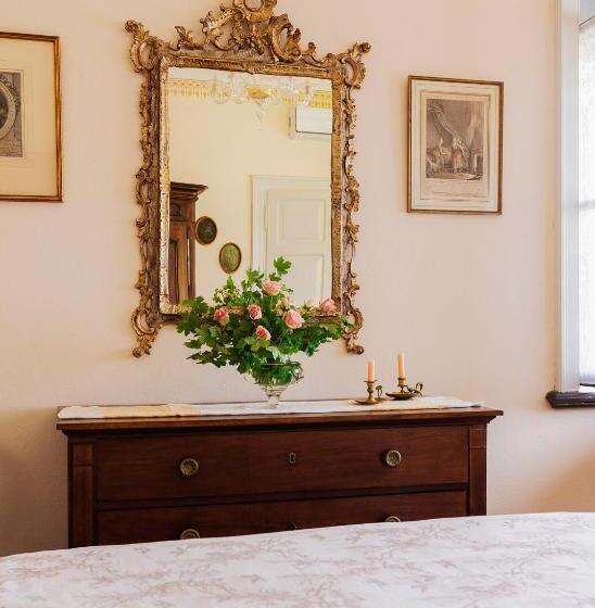 Standard room with outdoor bath, Villa Maraldo 1927