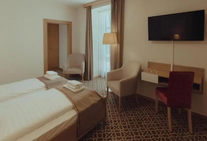 スタンダードルーム, Brigadéros Hotel Brigadír Borsi