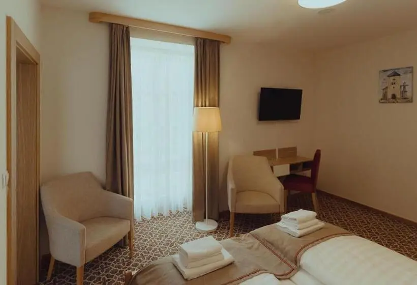 スタンダードルーム, Brigadéros Hotel Brigadír Borsi