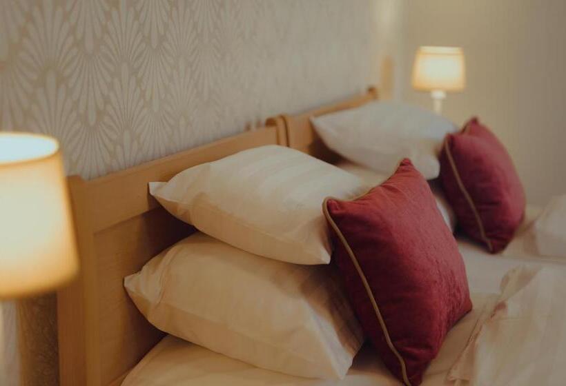 标准间, Brigadéros Hotel Brigadír Borsi