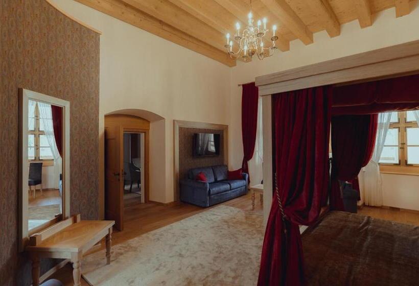 Номер Deluxe, Brigadéros Hotel Brigadír Borsi