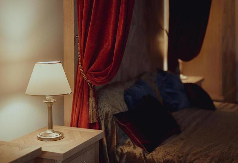 Номер Deluxe, Brigadéros Hotel Brigadír Borsi