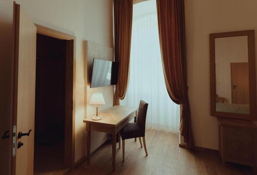 豪华房间, Brigadéros Hotel Brigadír Borsi