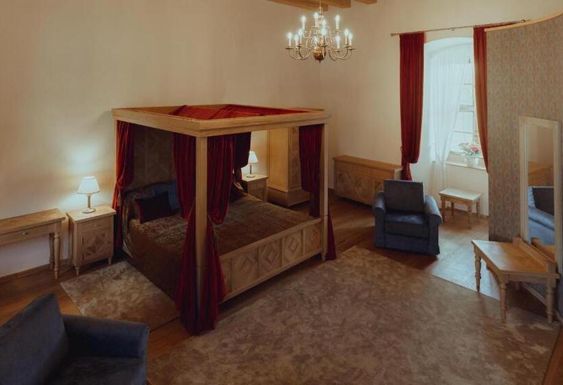 Номер Deluxe, Brigadéros Hotel Brigadír Borsi