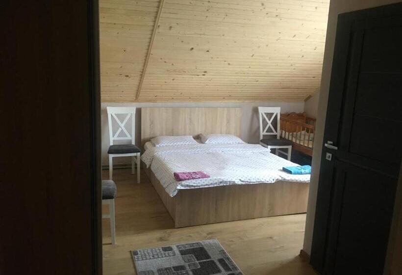 Номер Deluxe, готель максим ресторан