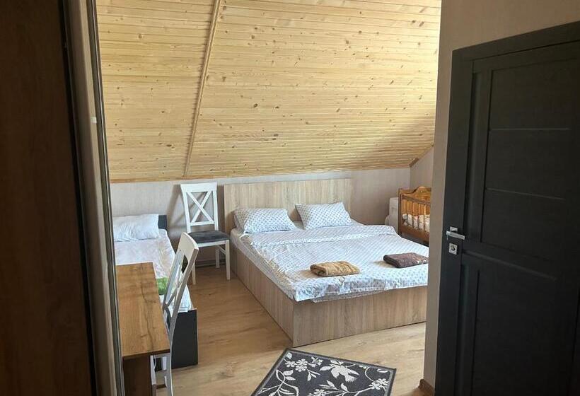 Номер Deluxe, готель максим ресторан