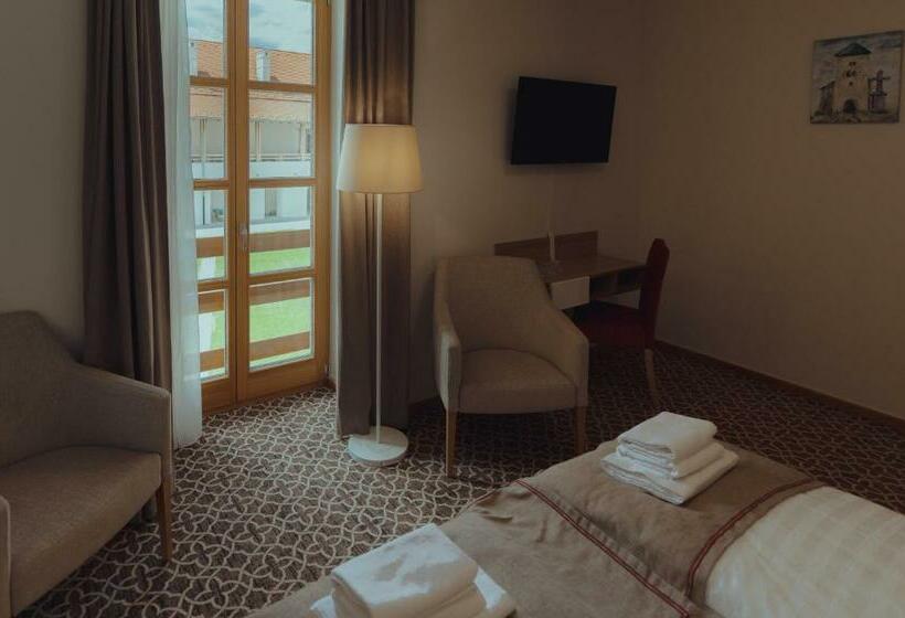 标准间, Brigadéros Hotel Brigadír Borsi