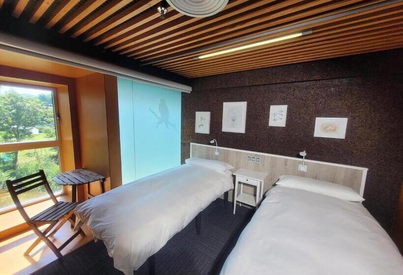 اتاق استاندارد, Urdaibai Bird Center